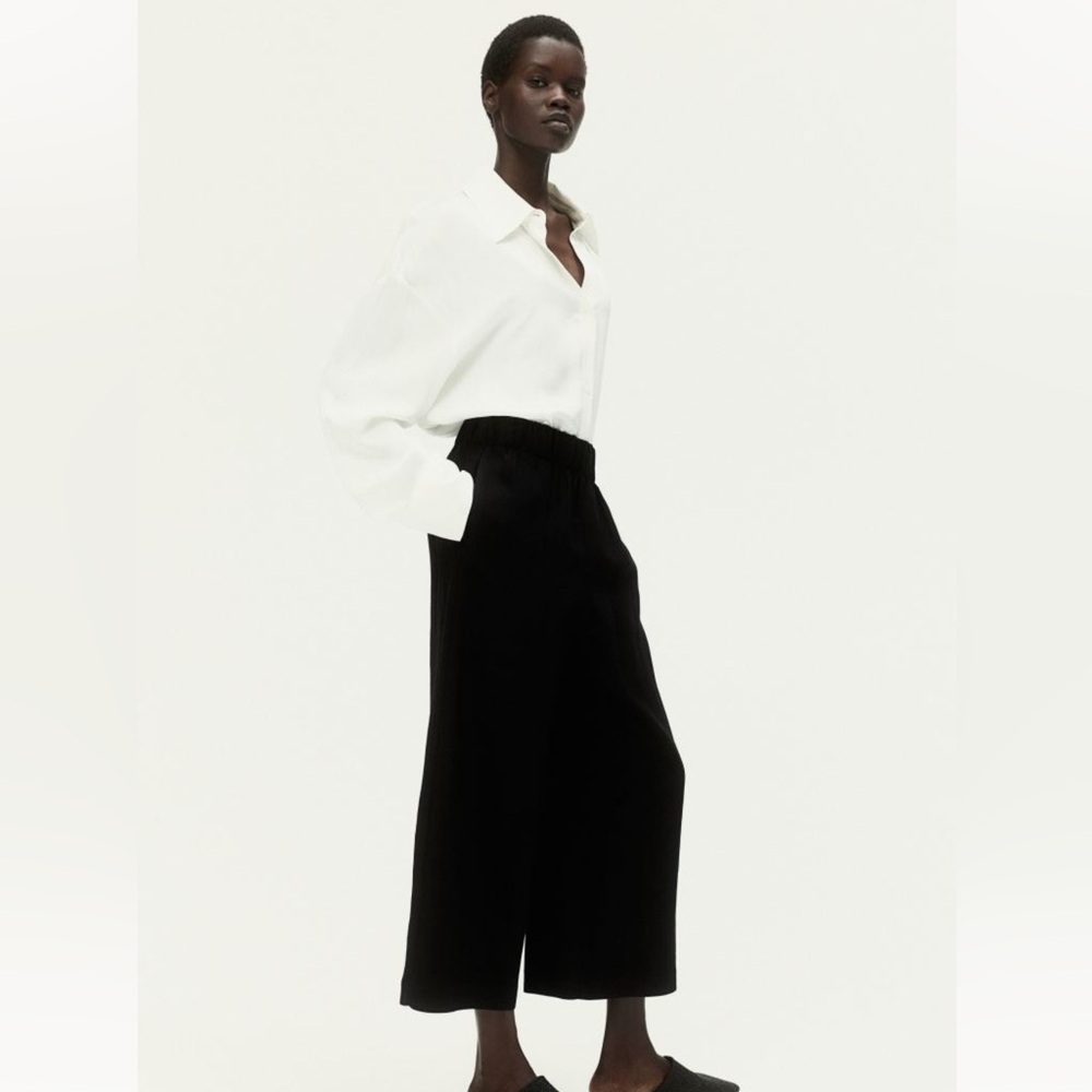 Black wide leg crop pants